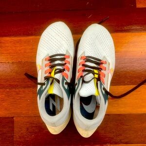 Nike Air Zoom Pegasus - size 9
